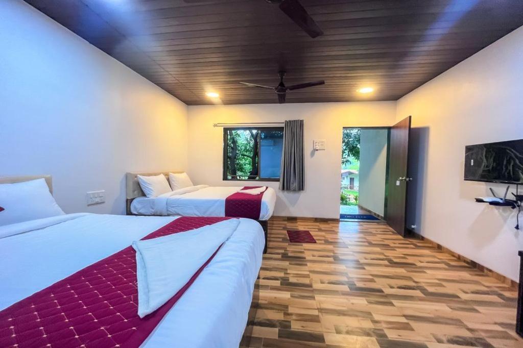 Hotel Mangozzz Magical World Panvel Exterior foto