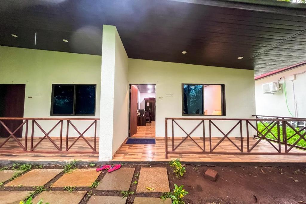 Hotel Mangozzz Magical World Panvel Exterior foto